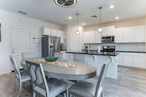 580 Gabriele Ct, Hollister CA  95023-3478 exterior