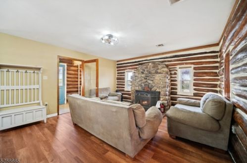 10 Poplar Grove Ter, West Milford NJ  07480-4006 exterior