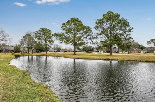 823 Woodfern Glen Ln, Pearland, TX 77584-4009