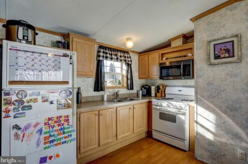 961 Rettew Ml Rd, Ephrata PA  17522-1871 exterior