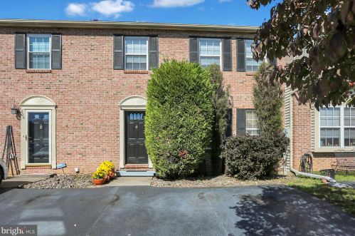 204 Independence Ct, Blandon, PA 19510-9676