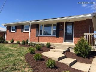 6503 Moorhaven Dr, Louisville, KY 40228-1431