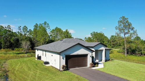 3942 26th Ave, Naples, FL 34117-9213