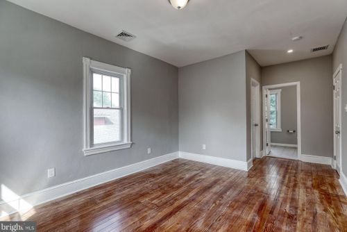 437 Maple Ave, Camden NJ  08106-2054 exterior