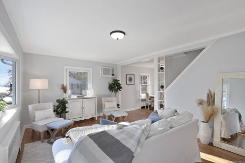 65 Snowden Ave, Crotonville NY  10562-3244 exterior