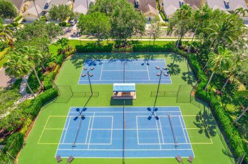 8599 Ibis Cove Cir, Naples FL  34119-7746 exterior