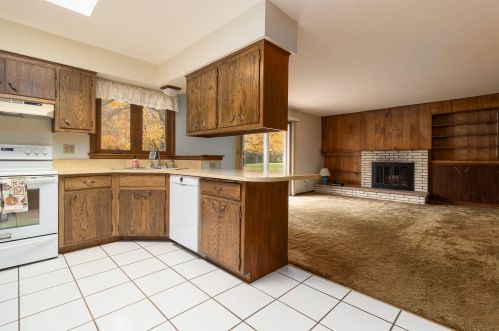 5999 Sycamore St, Greendale, WI 53129-2626