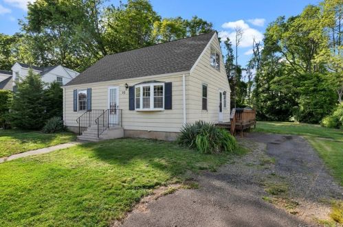 92 Harkness Dr, Milford, CT 06460-4515