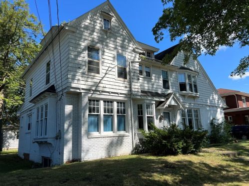 301 Fairfield Ave, New Castle, PA 16105-2173