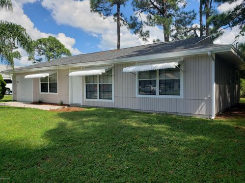 355 Easy St, Sebastian, FL 32958-4325