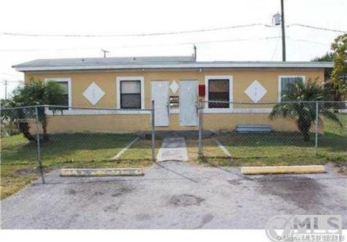 908 Avenue D, Belle Glade FL  33430-3258 exterior