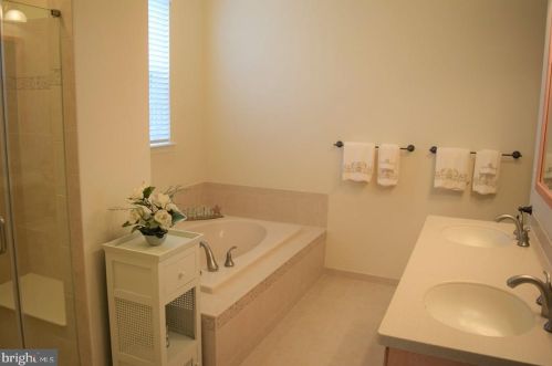 59 Arborridge Dr, Lacey NJ 08731-1059 exterior