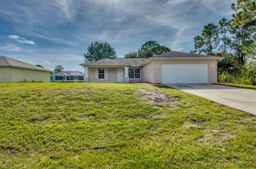1049 Bassinger Ave, Lehigh Acres, FL 33974-2687