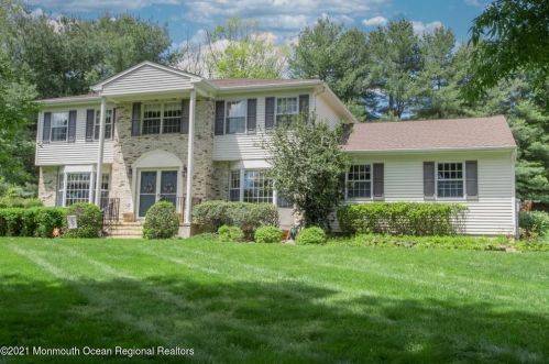 110 Topaz Dr, East Freehold, NJ 07728-8159