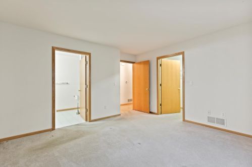 602 Park Dr, Waterford WI 53185-2891 exterior