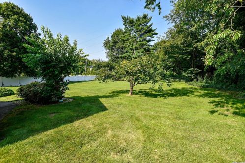 55 Greenvale Dr, Elwood NY  11731-4117 exterior