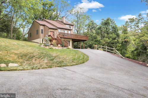 96 Fisher Dam Rd, Moselem, PA 19526-8825
