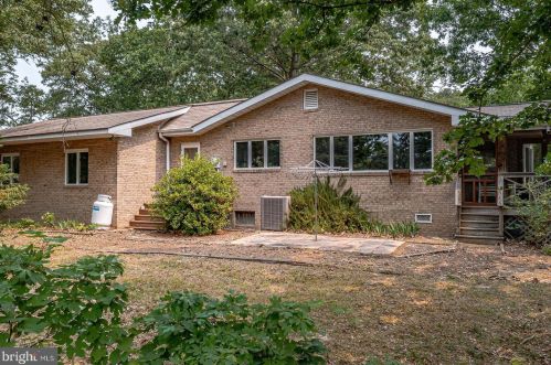 26 Mount Holly Ct, Montross VA  22520-4110 exterior