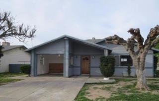 401 Progresso Ave, Parlier, CA 93648-2623