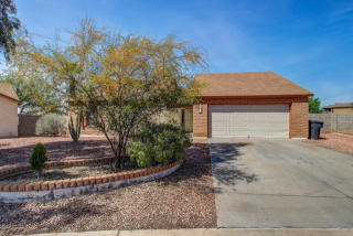 6722 82nd Dr, Glendale, AZ 85303-3224