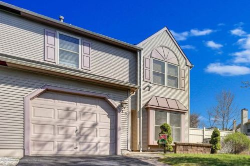 15 Longbrook Ln, East Freehold, NJ 07728-3764