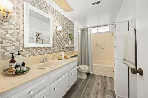 712 Brentwood Ave, Orange CA  92865-2317 exterior