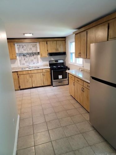 189 Easton Ave, Waterbury, CT 06704-3047