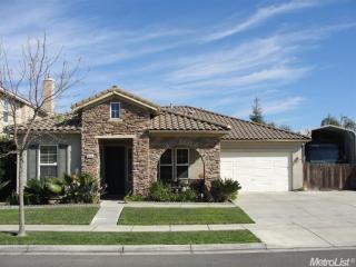 394 Farinelli Pkwy, Escalon, CA 95320-8400