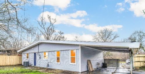 636 47th Pl, Gary IN  46409-2524 exterior