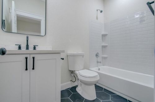 4042 National Ave, San Diego, CA 92113-3312