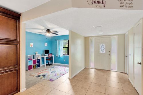 833 Village Way, Palm Harbor, FL 34683-2940