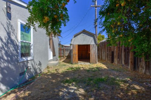 235 Cottonwood St, Woodland CA  95695-3612 exterior