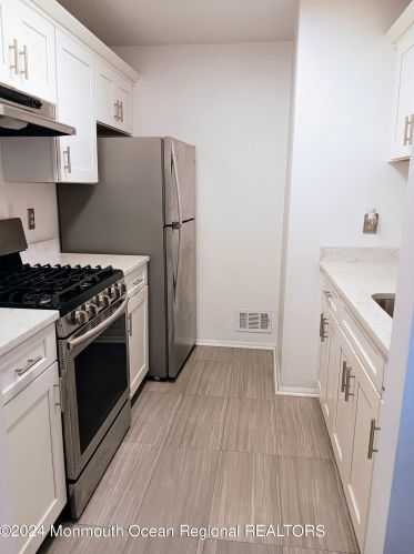 33 Azalea Cir, Jackson Twp NJ  08527-2555 exterior