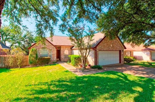 108 Rio Vista Dr, Georgetown TX  78626-4525 exterior