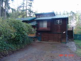 1681 Saenz Ln, Bremerton, WA 98311-9029