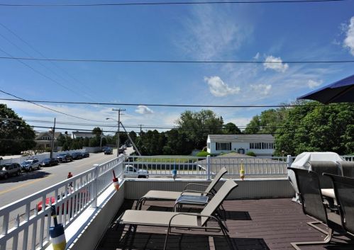 2203 Ocean Blvd, Rye, NH 03870-2730