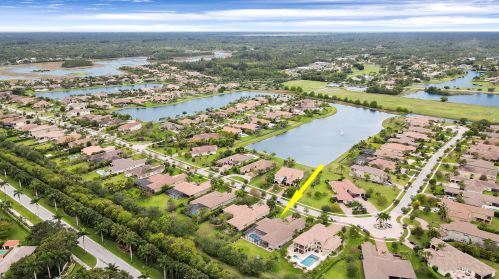 7906 Arbor Crst Way, West Palm Beach FL  33412-2467 exterior