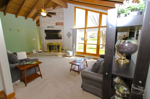 4946 Dean Rd, Milwaukee WI  53223-3124 exterior