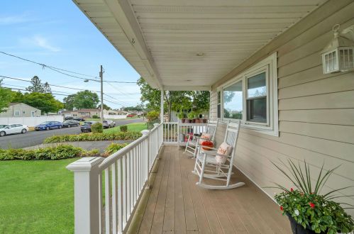 872 Franklyn Ave, Bohemia, NY 11716-4412