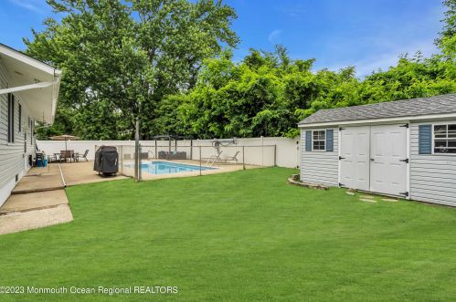 10 Trinity Pl, Jackson Twp NJ  08527-1822 exterior