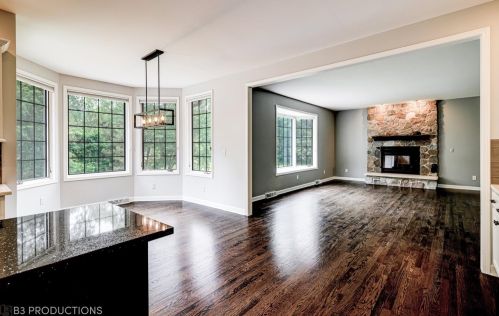 2001 William Dr, Valpo IN  46385-8173 exterior