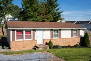 685 Vine St, Harrisonburg VA  22802-6034 exterior