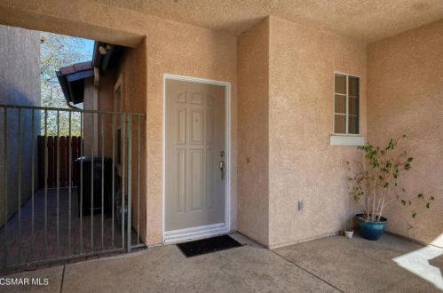 1961 Day Lily Ln, Simi Valley, CA 93065-7445