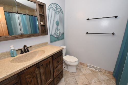 10120 Norwich Ave, Milwaukee WI 53228-2020 exterior