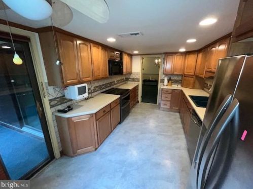 3307 Heather Ct, Wilmington, DE 19809-3658