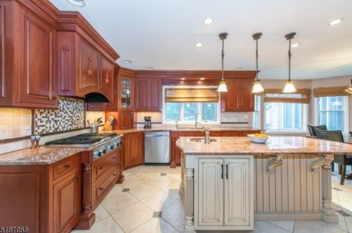 9 Memory Ln, Dover NJ  07869-4205 exterior