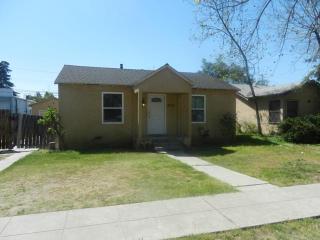 3070 Pine Ave, Fresno, CA 93703-4017