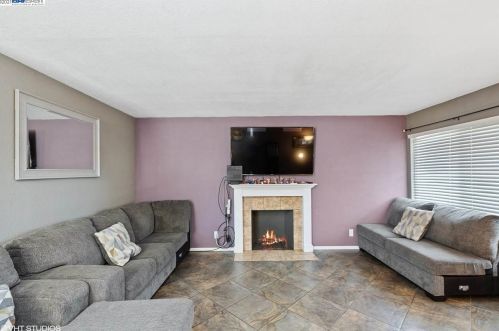 26624 Eldridge Ave, Hayward, CA 94544-3726