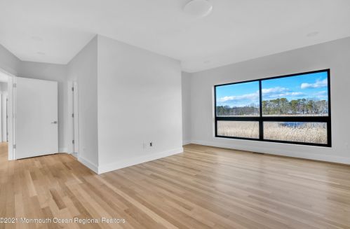 49 Cherokee Ln, Bricktown NJ  08724-4405 exterior