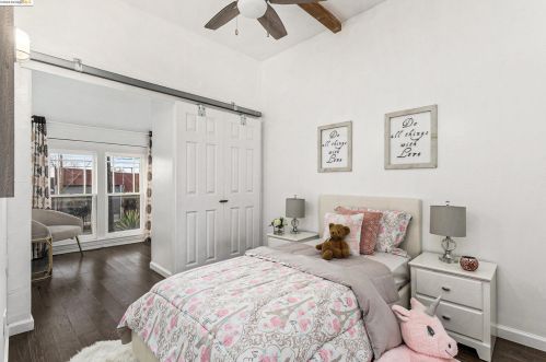 3026 Adeline St, Oakland CA 94608-4412 exterior